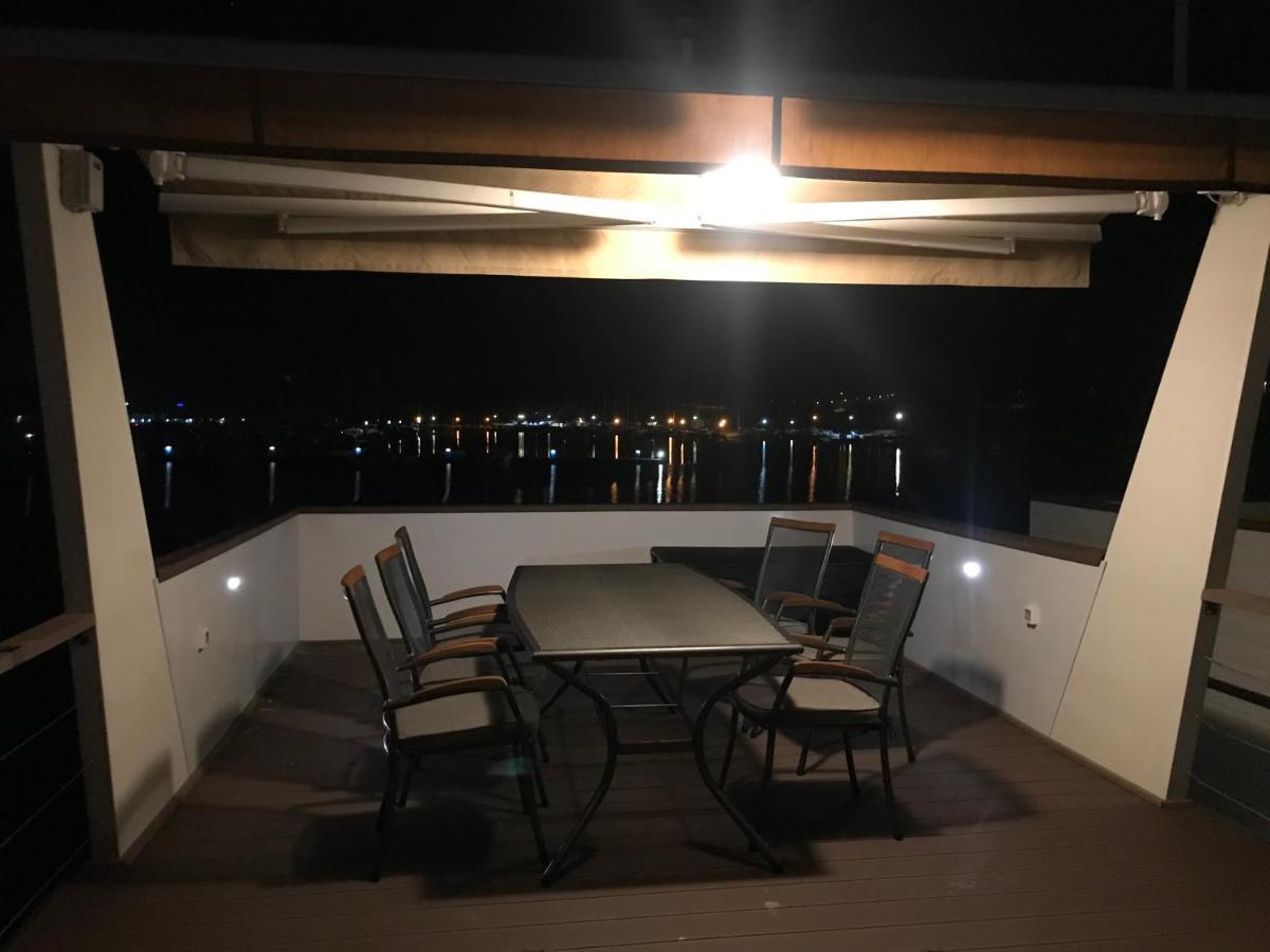Floating House Varoni Pula Exterior foto